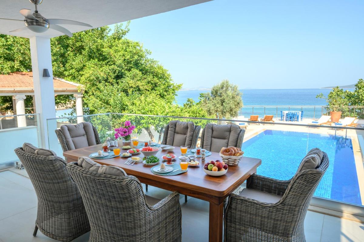 Luxury beach house, private pool, stunning sunsets, villa karpuz - Housity