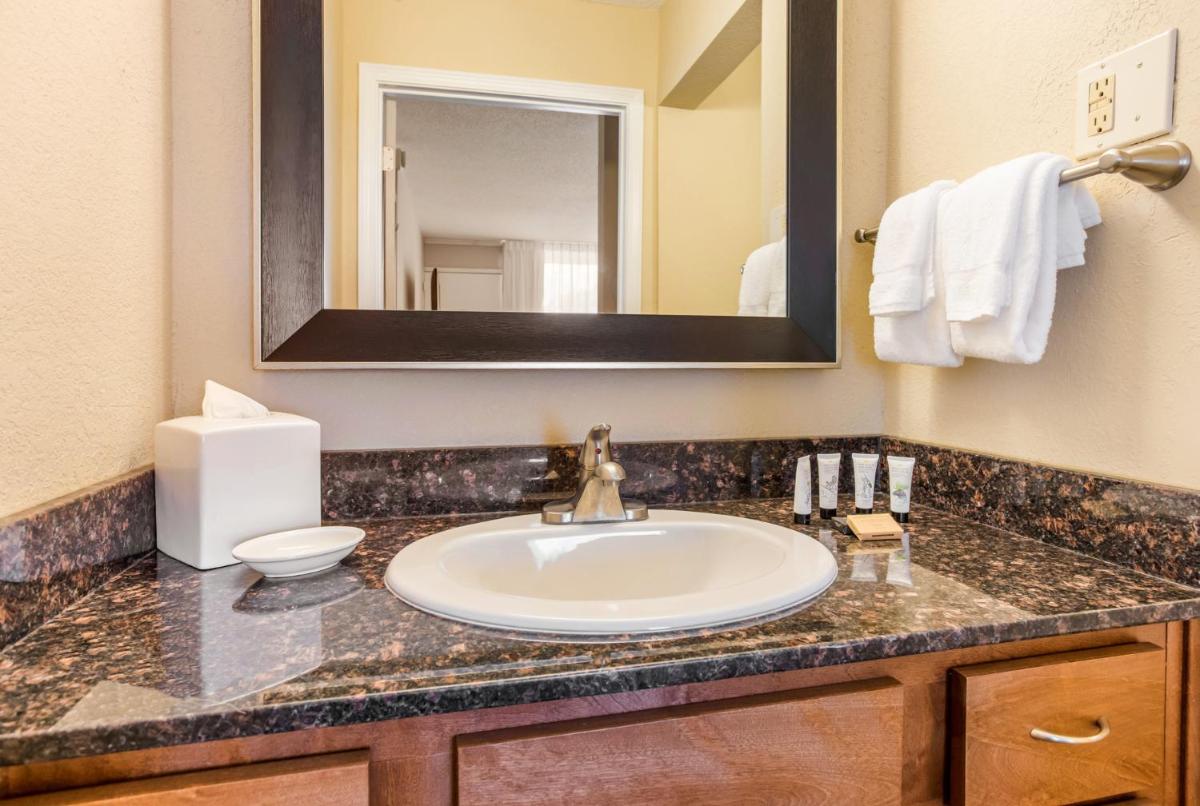 Suitetrails - Red Lion Inn & Suites Branson