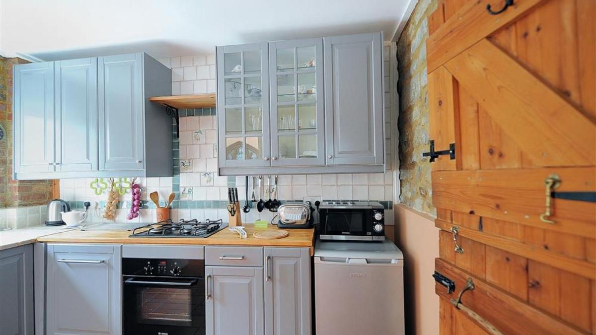 Bedrock Cottage - Housity