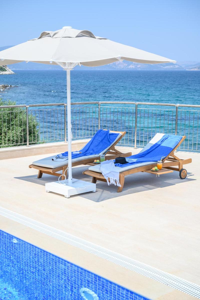 Luxury beach house, private pool, stunning sunsets, villa karpuz - Housity