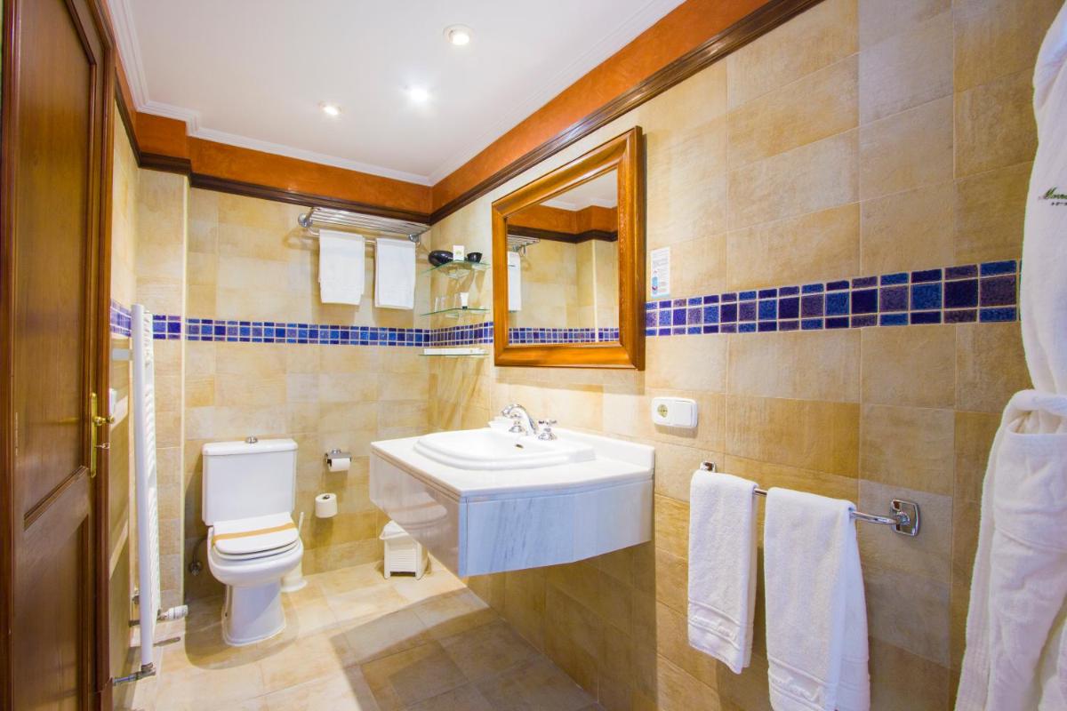 Un baño de Monnaber Nou Finca Hotel & Spa