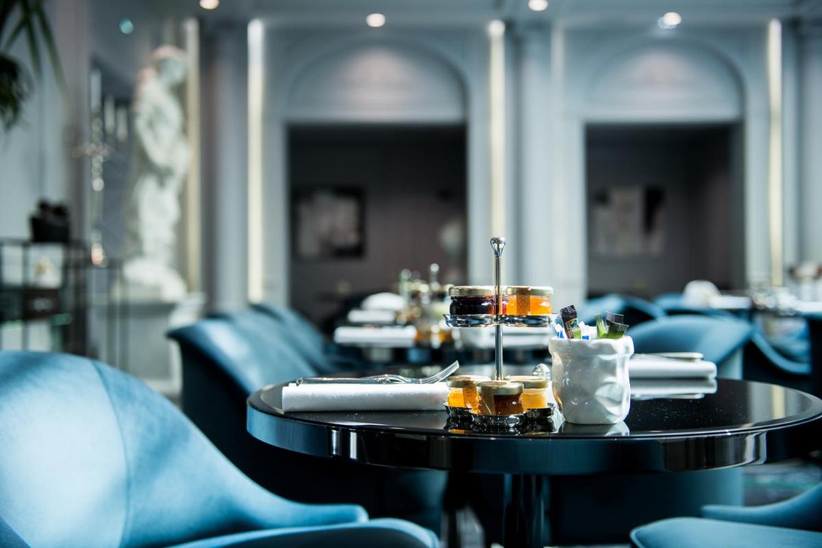 Nourriture dans l'hôtel ou à proximité