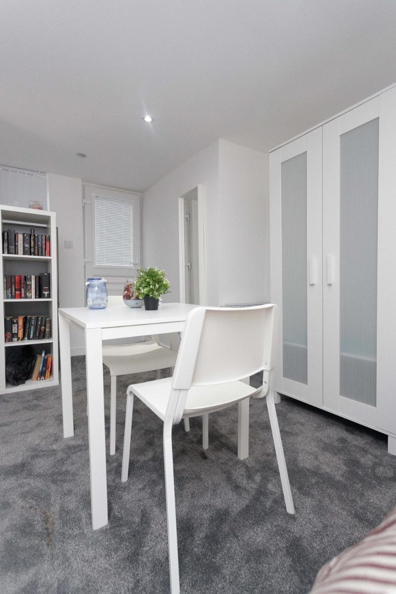 Leeds House - Housity