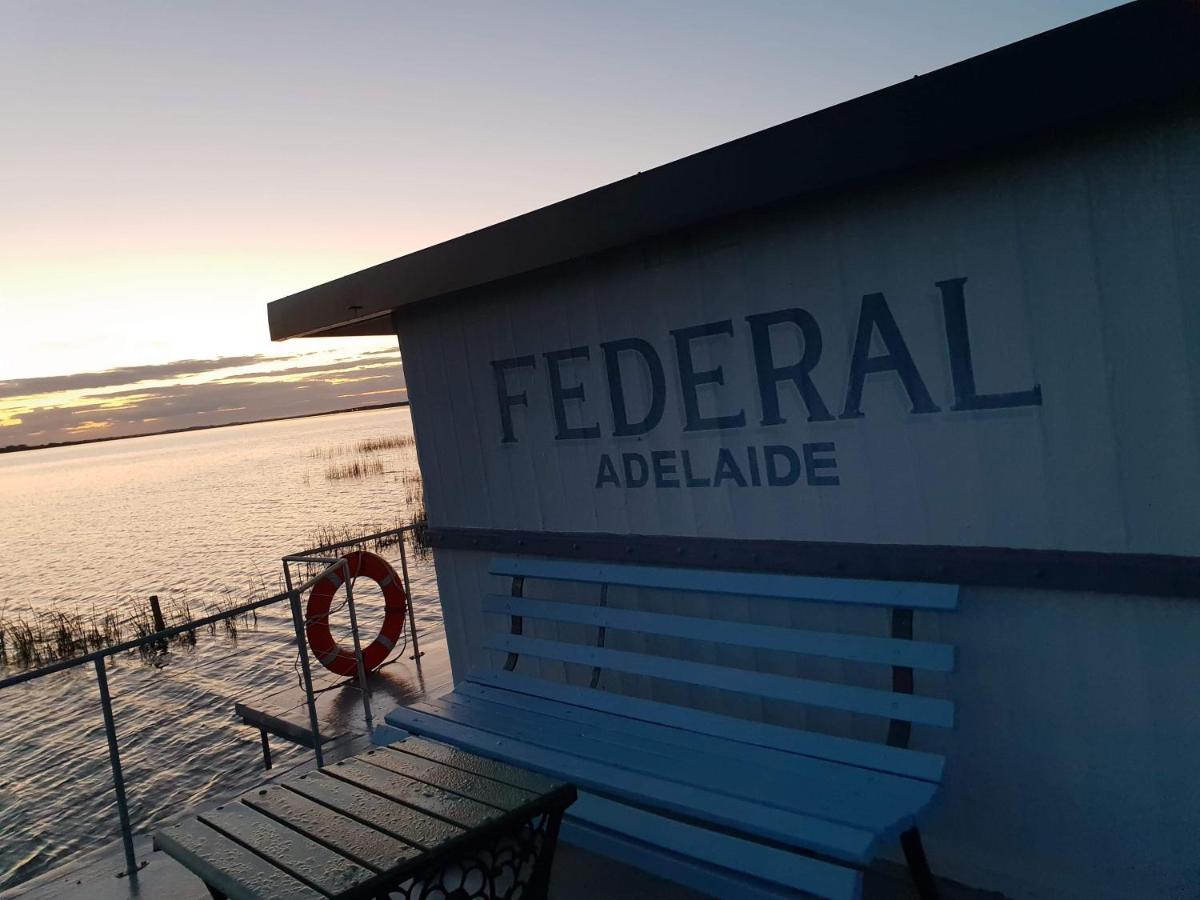 PS Federal Retreat Paddle Steamer Goolwa - Housity