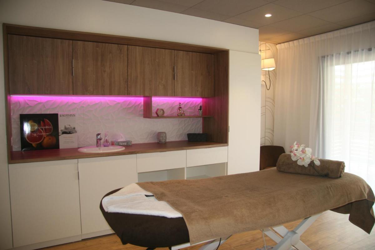 Cuisine ou kitchenette dans l'établissement Mildiss Hotel Spa & Restaurant, BW Signature Collection