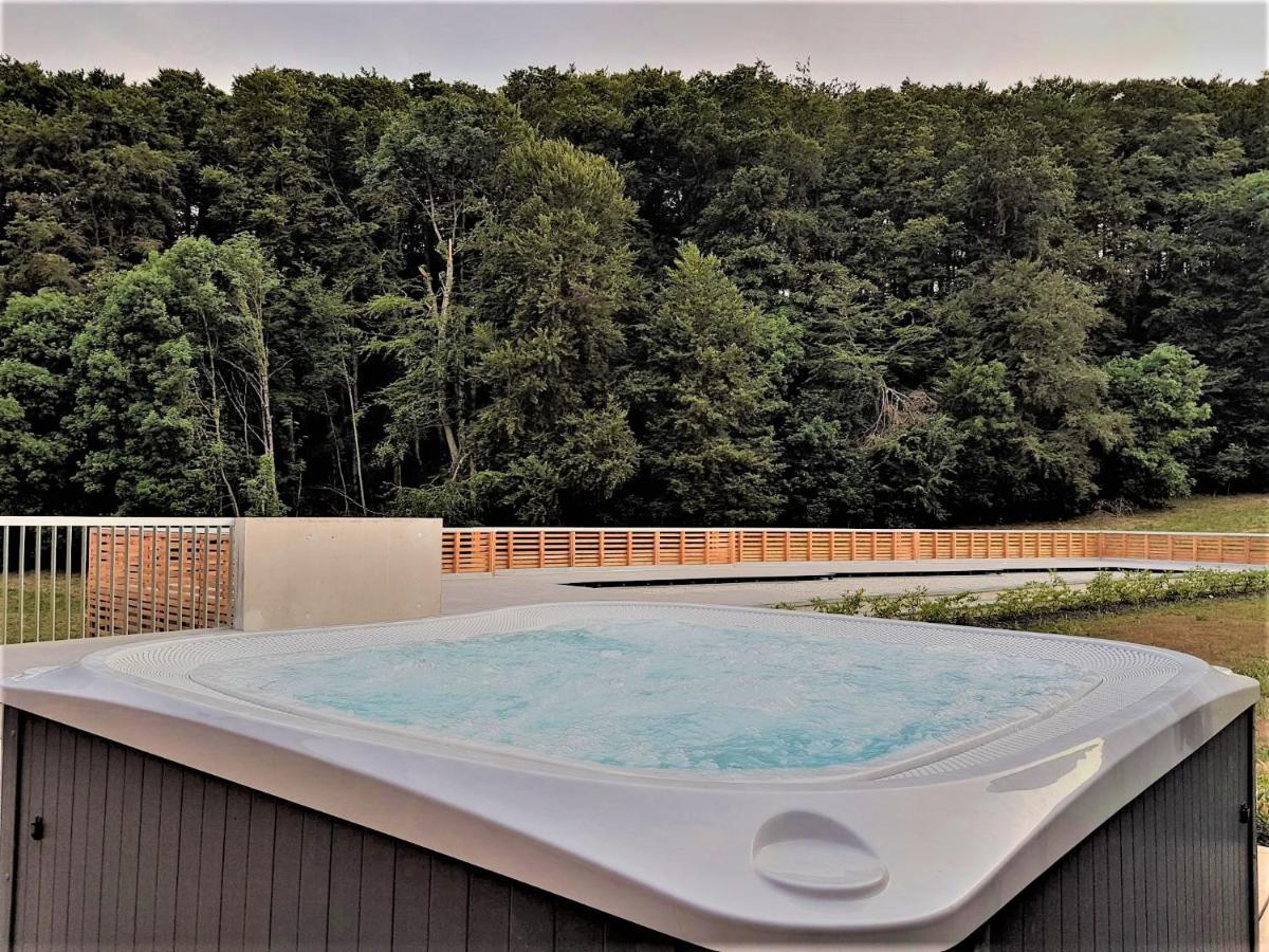 Piscine de l'établissement Mildiss Hotel Spa & Restaurant, BW Signature Collection ou située à proximité