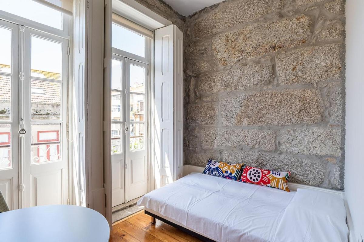 ZD Moreira Flats D By PortoProperties4You - Housity