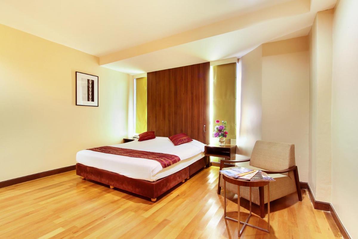Bally Suite Silom - Housity