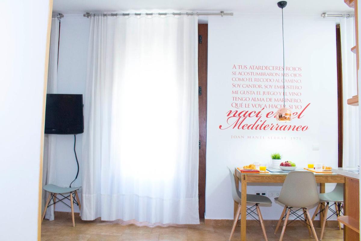 Living Valencia Apartments - Merced - Housity