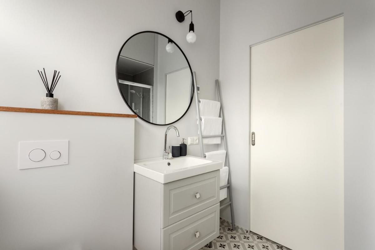 Bright and Cosy 1BDR apartment Kaunas Centre - Housity