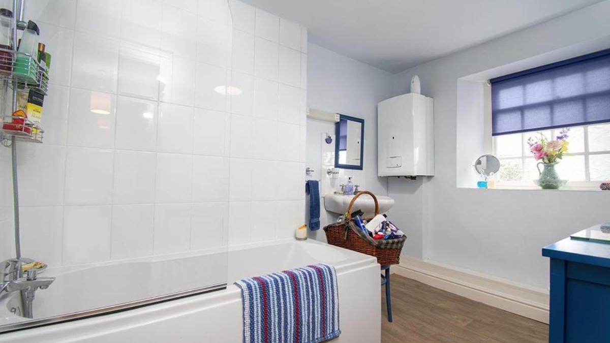 White O Morn - Housity