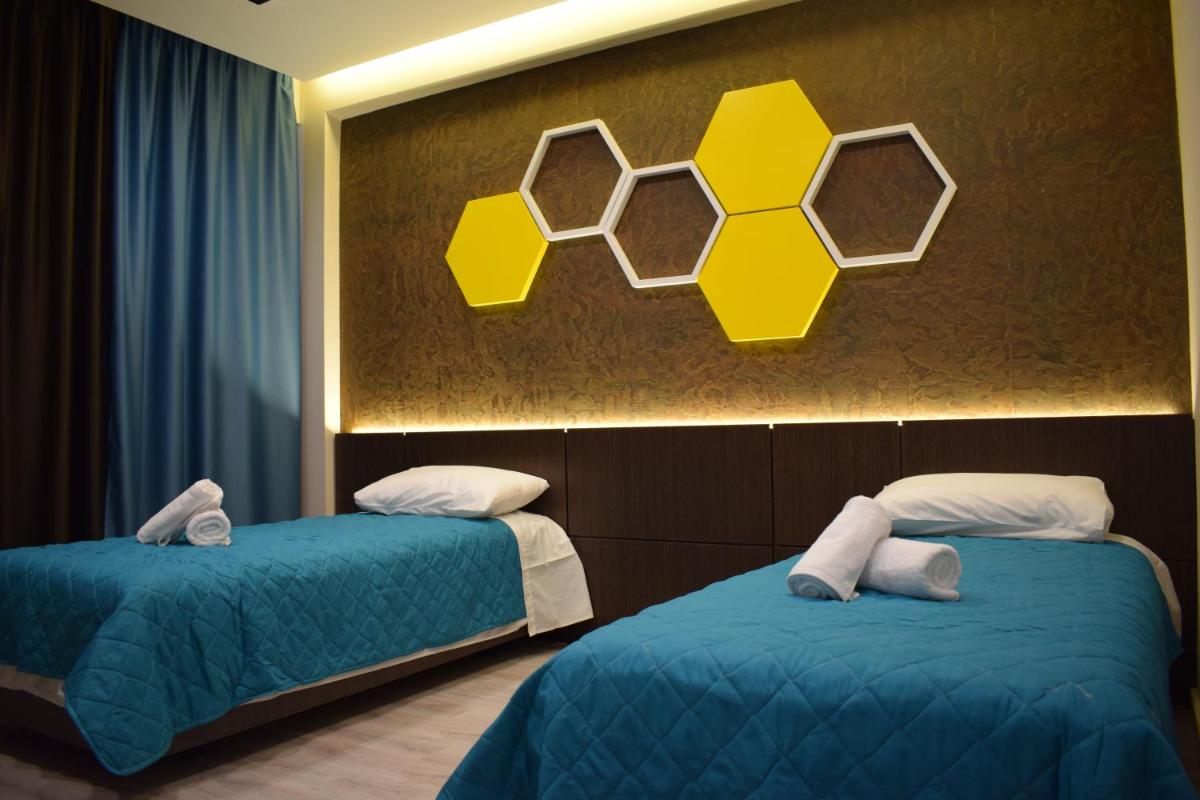BluePoint Hotel - Housity