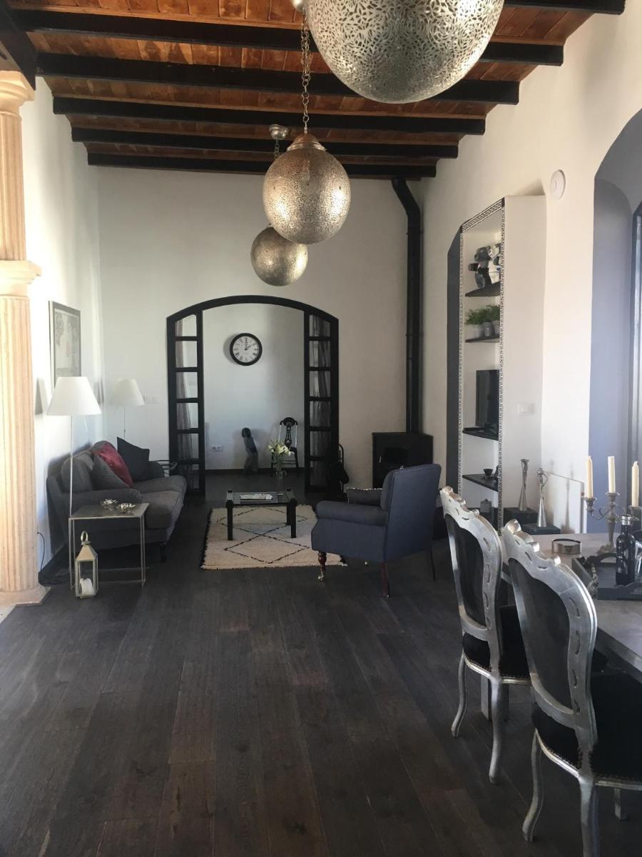 Darcilla Guest House - Housity