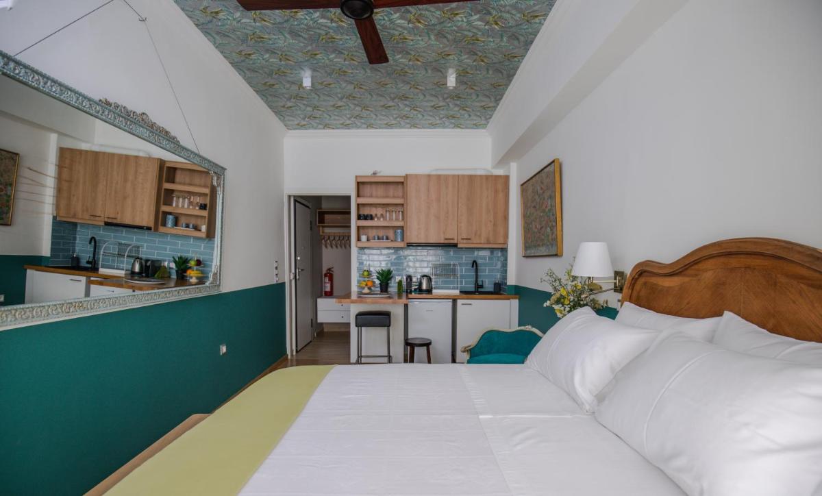 Suitetrails - Rastoni Athens Suites near Acropolis at Tsatsou street