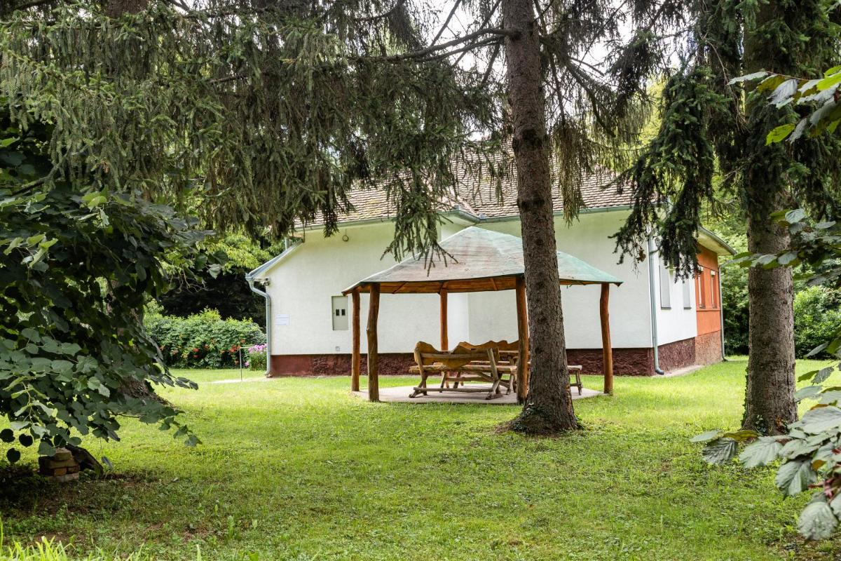 Bogoljubova vinska koliba - Housity