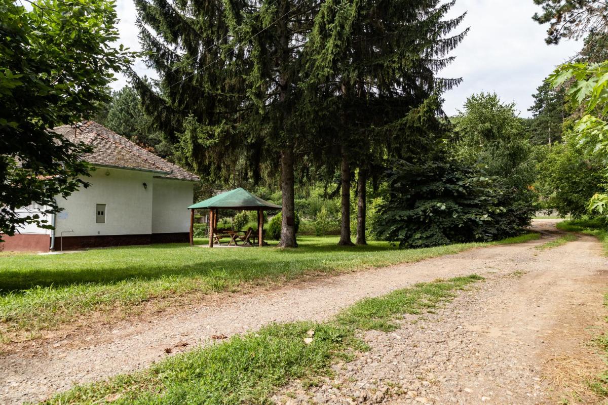 Bogoljubova vinska koliba - Housity