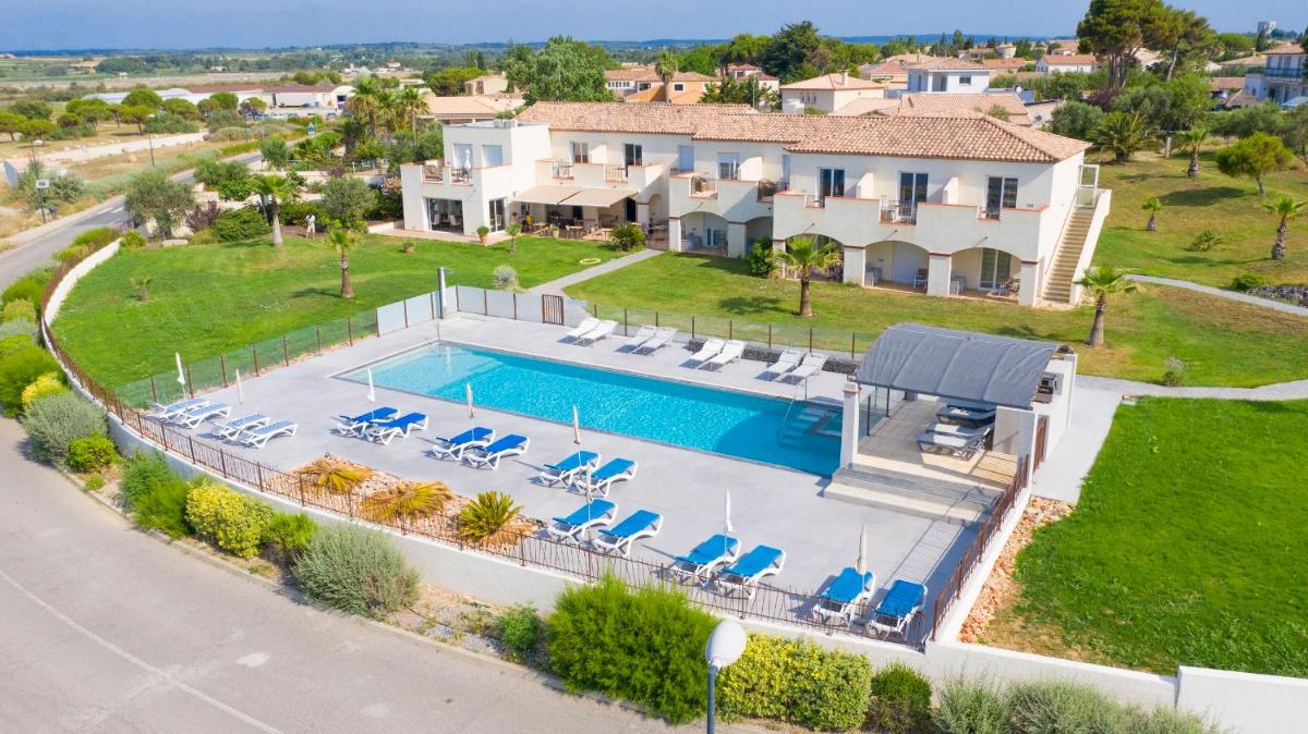 Hotel De La Pyramide - Housity