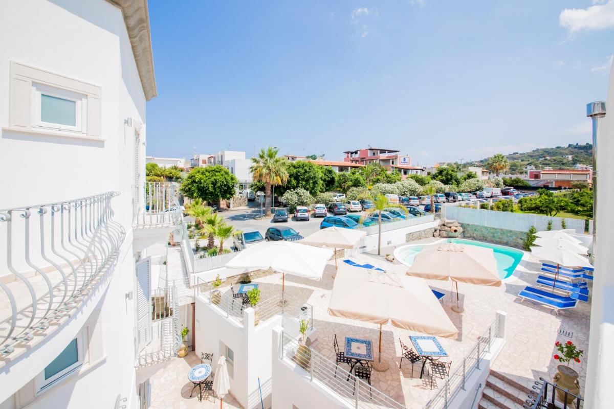 Odysseus Hotel - Hizvo