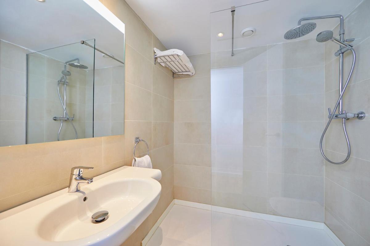 Un baño de Hotel Ilusion Moreyo - Adults Only