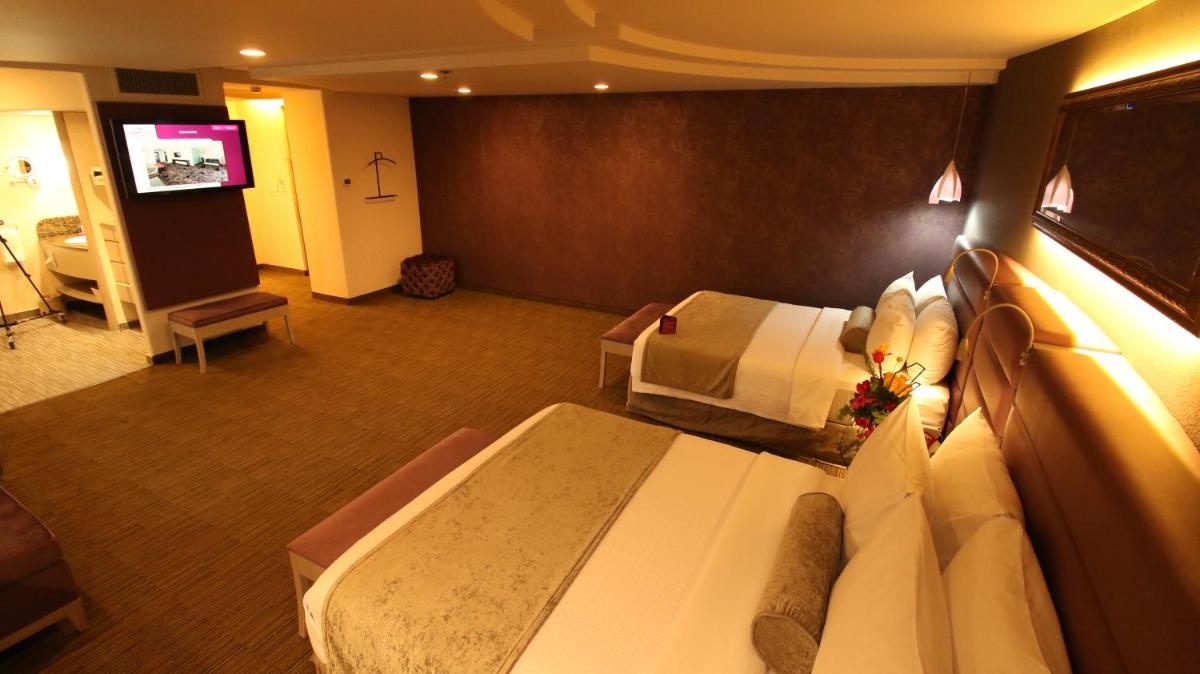 Crowne Plaza Toluca - Lancaster, an IHG Hotel - Housity