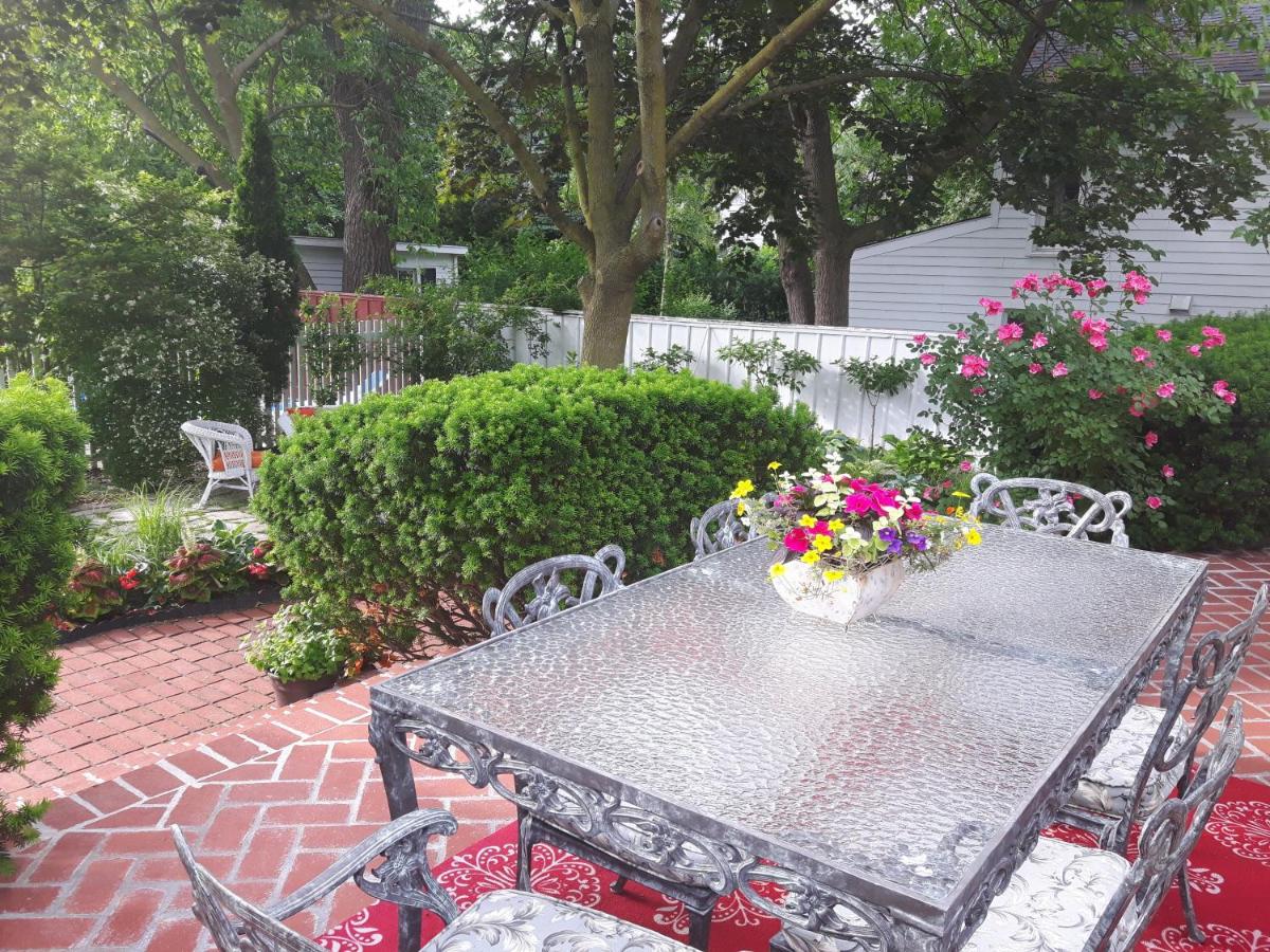 Historic Wilson-Guy House - Housity