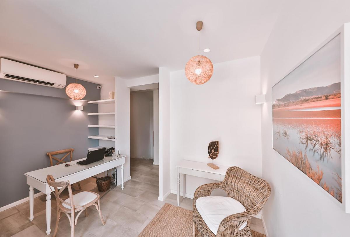 Dias Hotel - Housity