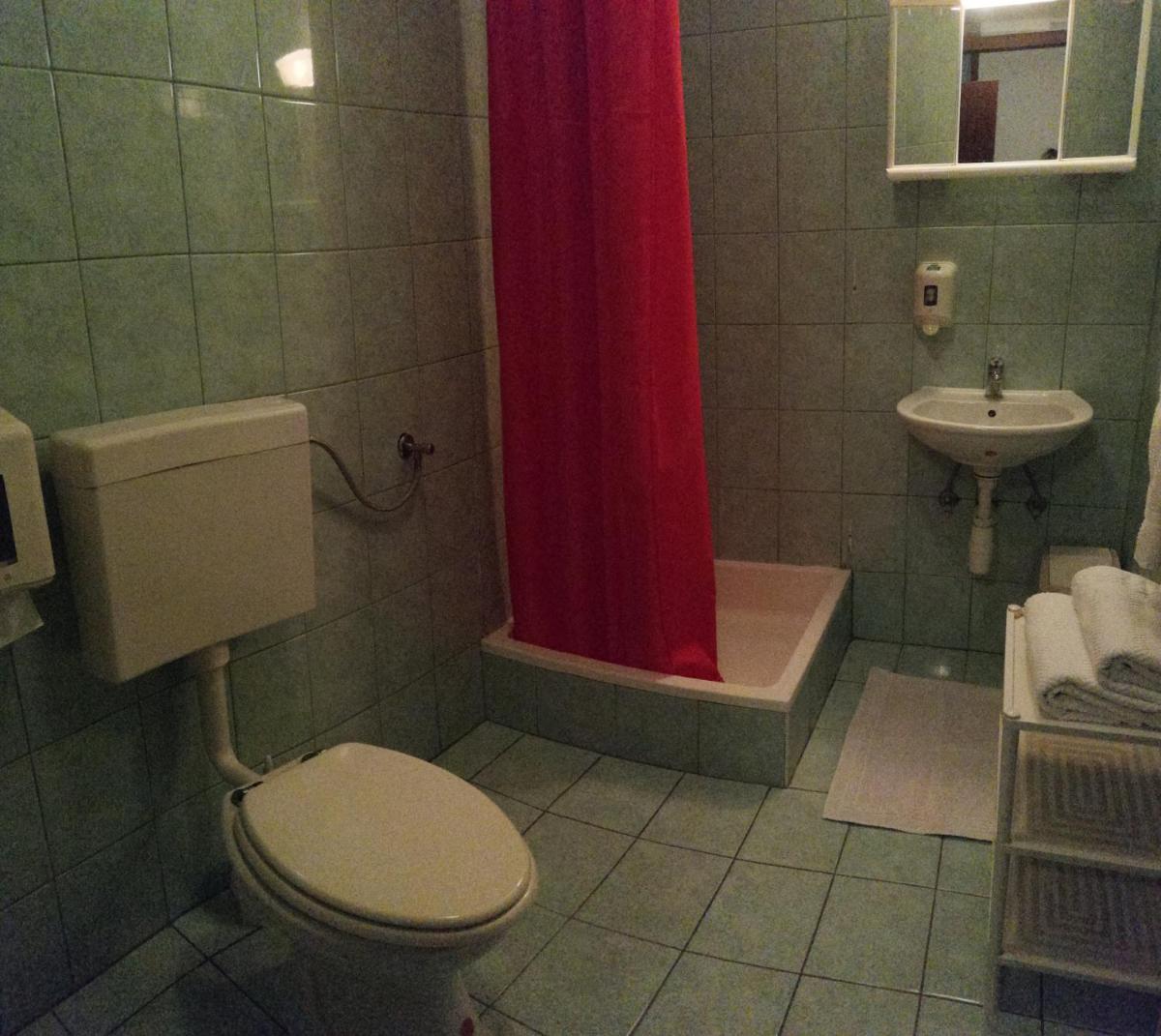 Kavana i sobe Monika - Housity