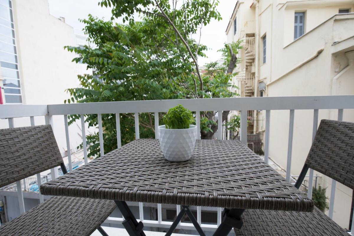 Rastoni Athens Suites near Acropolis at Tsatsou street - Housity
