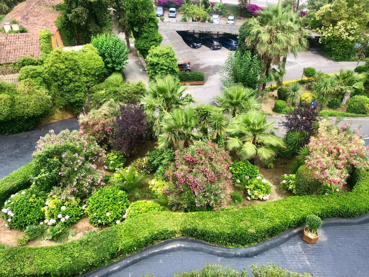 Jardín al aire libre en Rigat Park & Spa Hotel - Adults Recommended