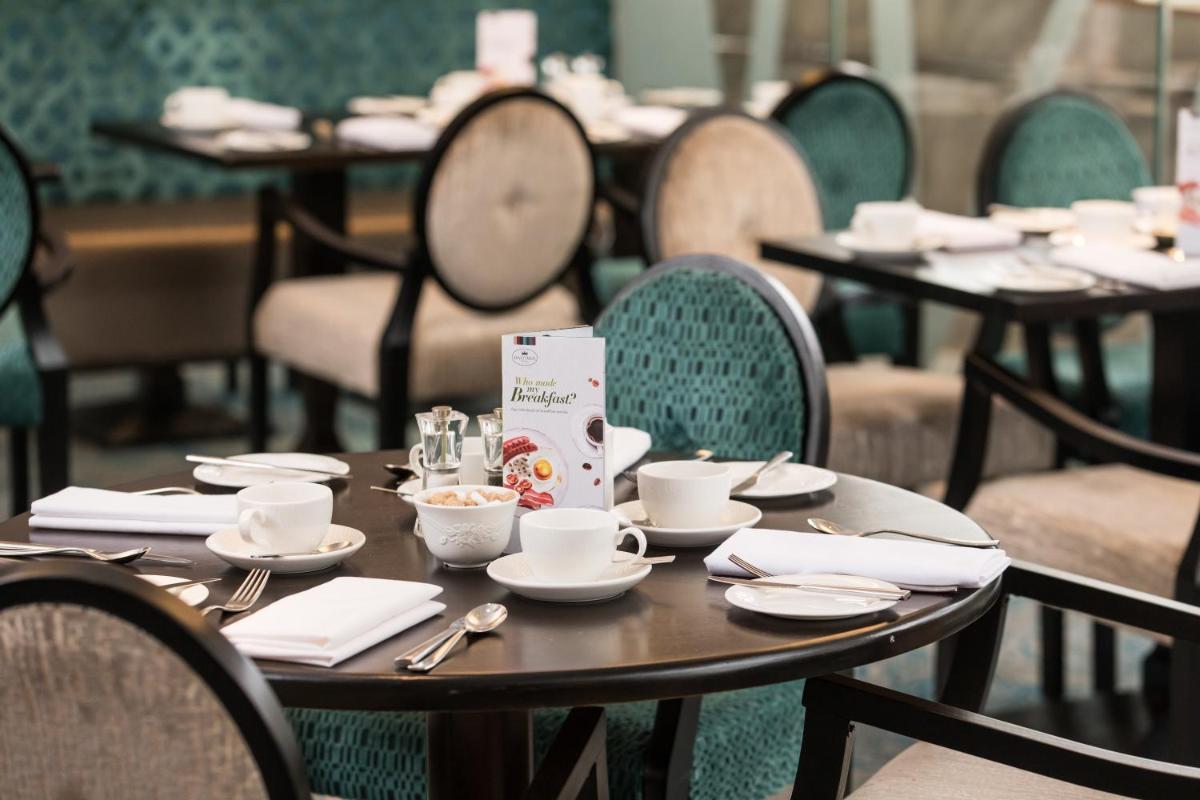 The Stormont Hotel - Housity