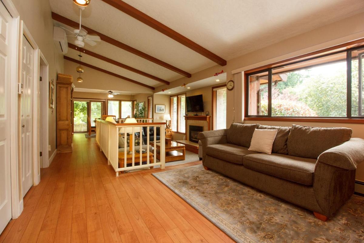 Coles Bay Vacation Retreat - Housity