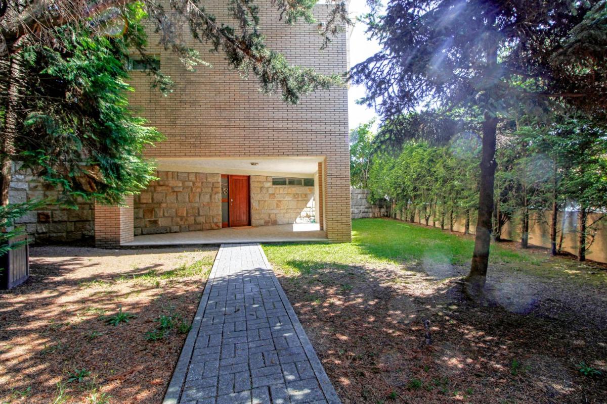 Villa Luzya - House with City Views & Balcony - Housity