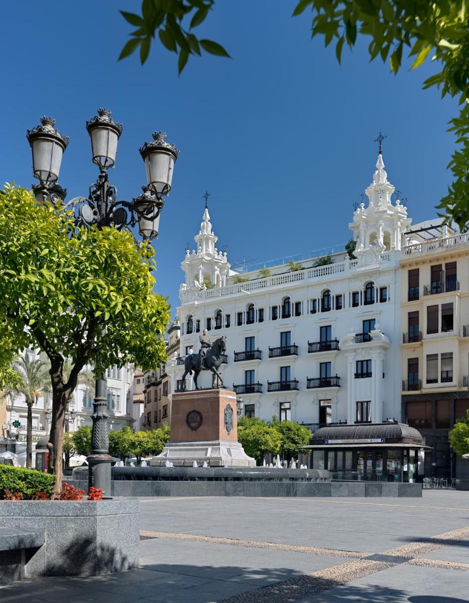 Suitetrails - H10 Palacio Colomera