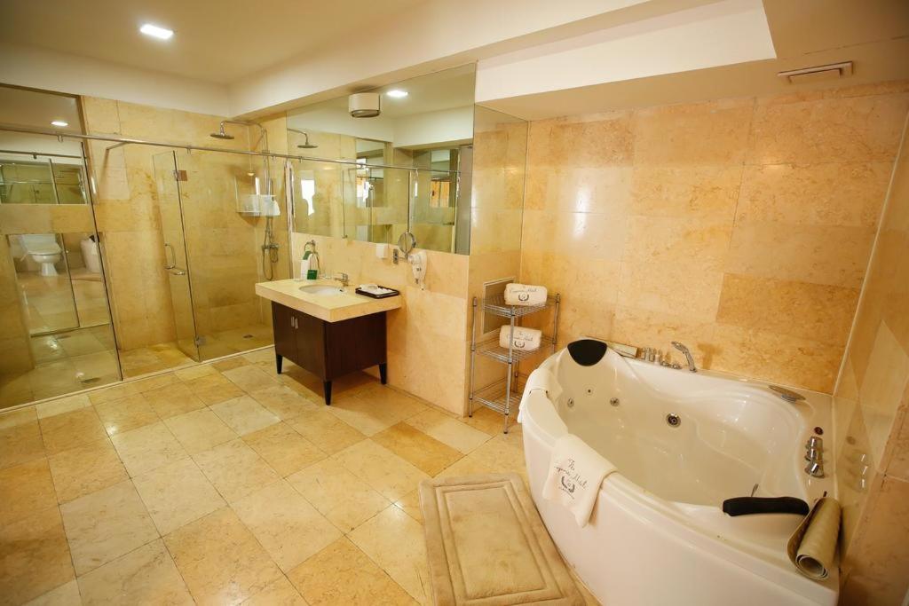 Suitetrails - The Corporate Hotel and Convention Centre