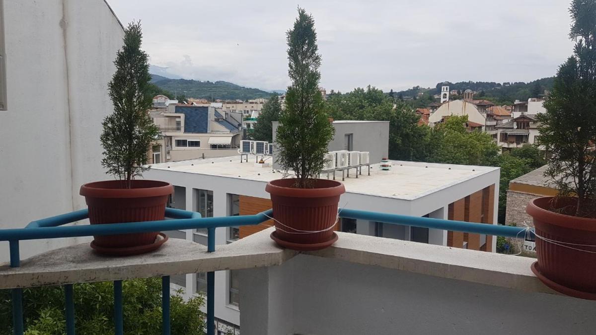 Апартамент за нощувки - Housity