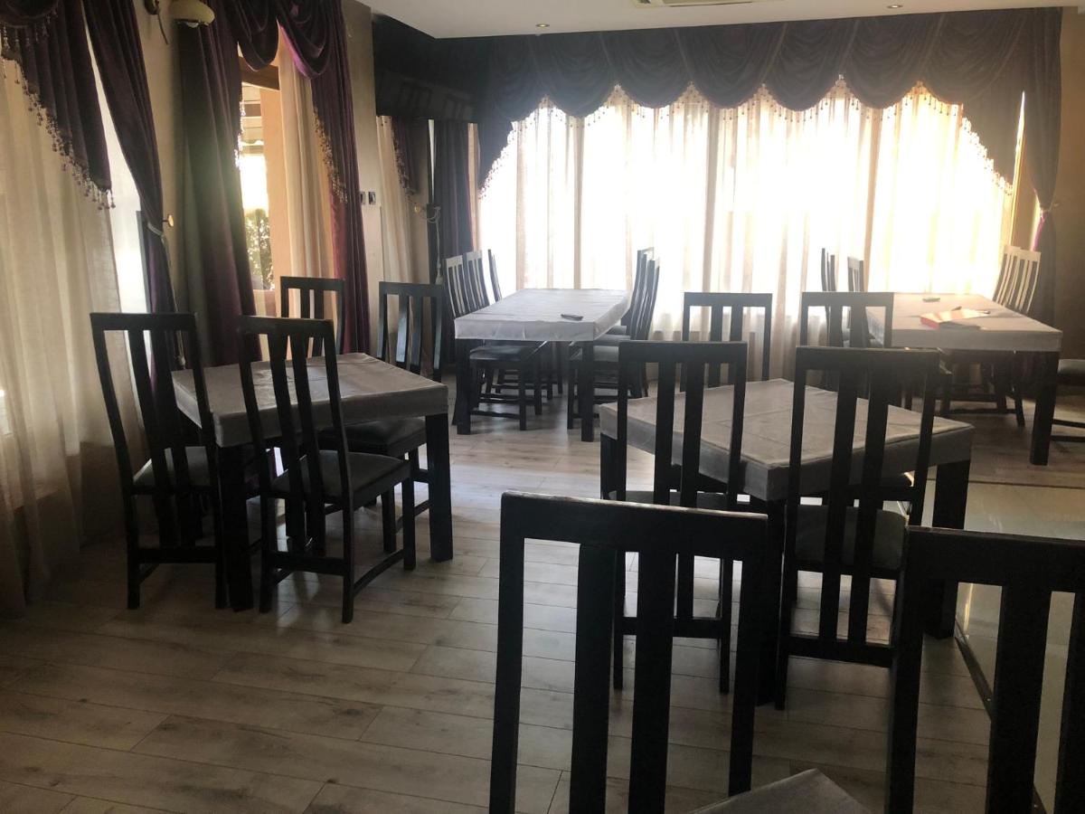 Hotel Condor - Housity