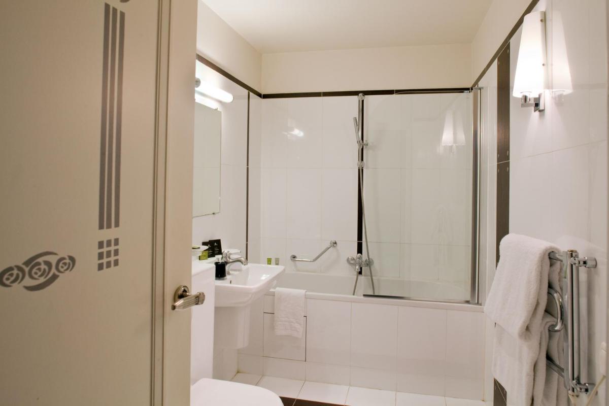 Hotel Eiffel Seine - Housity