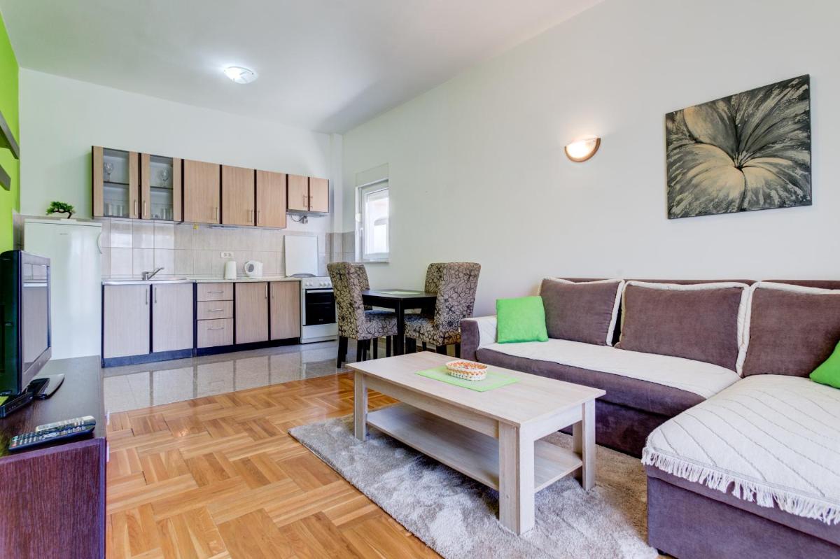 Nikola Pleasure Apartments - Housity