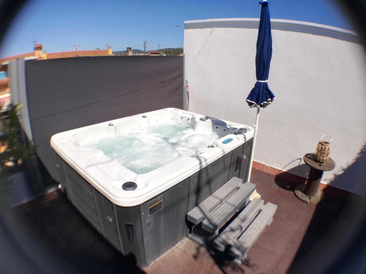 Nueva suite jacuzzi relax beach & mountain - Housity
