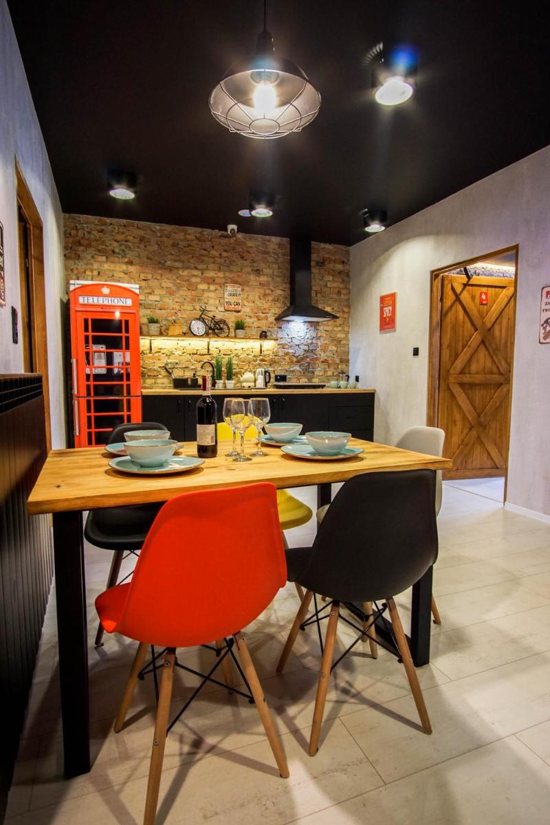 Retro Apartments - Housity