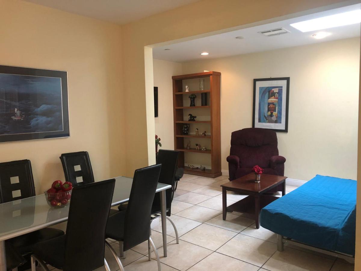 Modern Home in Burbank - Housity