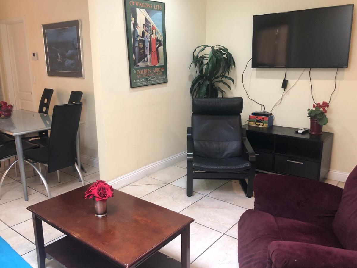 Modern Home in Burbank - Housity