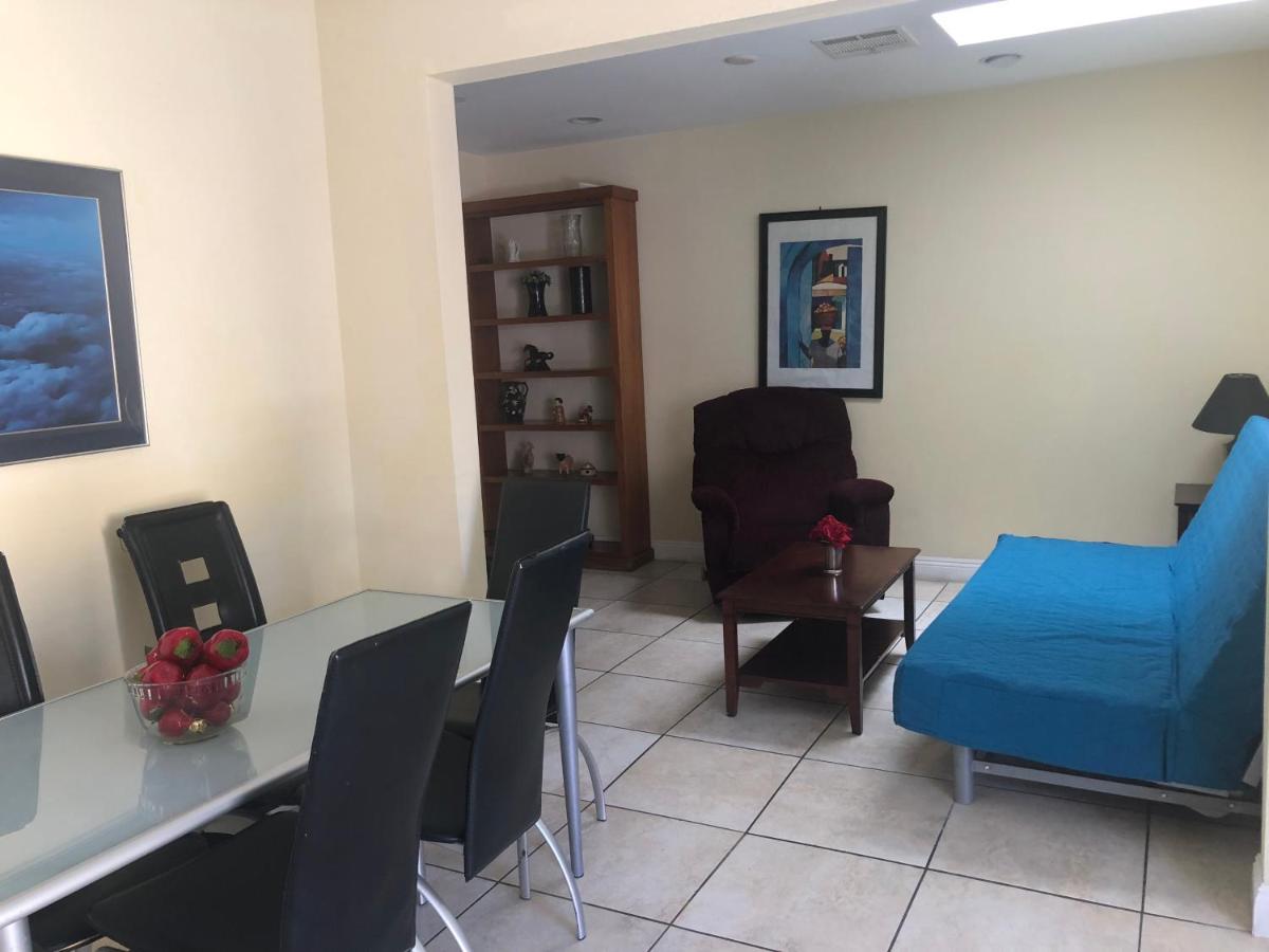 Modern Home in Burbank - Housity