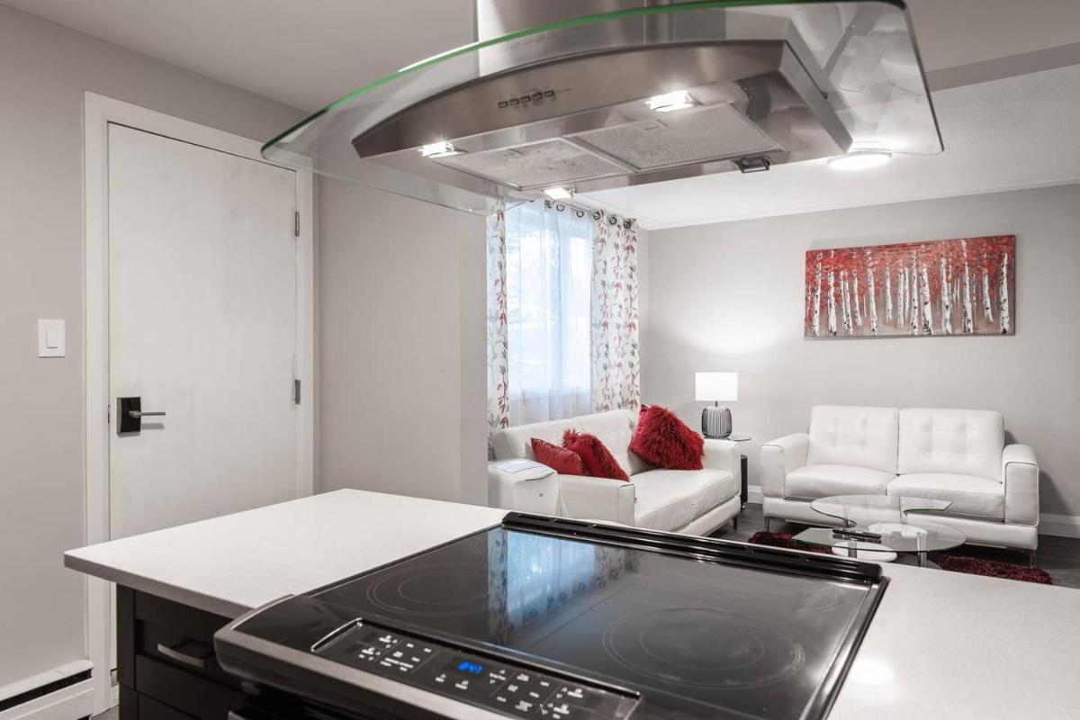 ENTIRE 2 BEDROOM APARTMENT UPTOWN WATERLOO - e1 - Housity