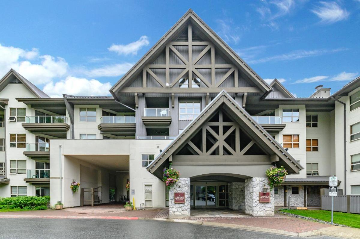 The Best Top Floor Ski-in/Ski-out at the Aspens - Housity