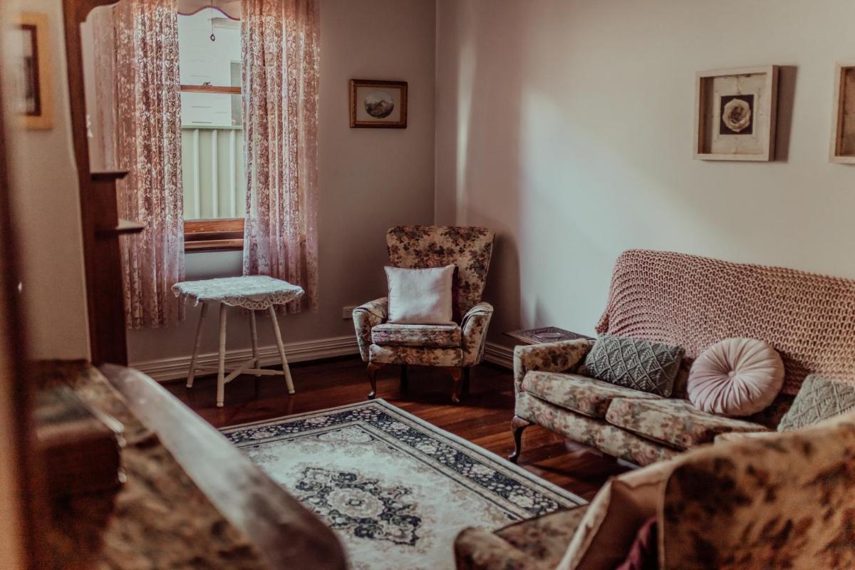 Railway Cottage - Housity