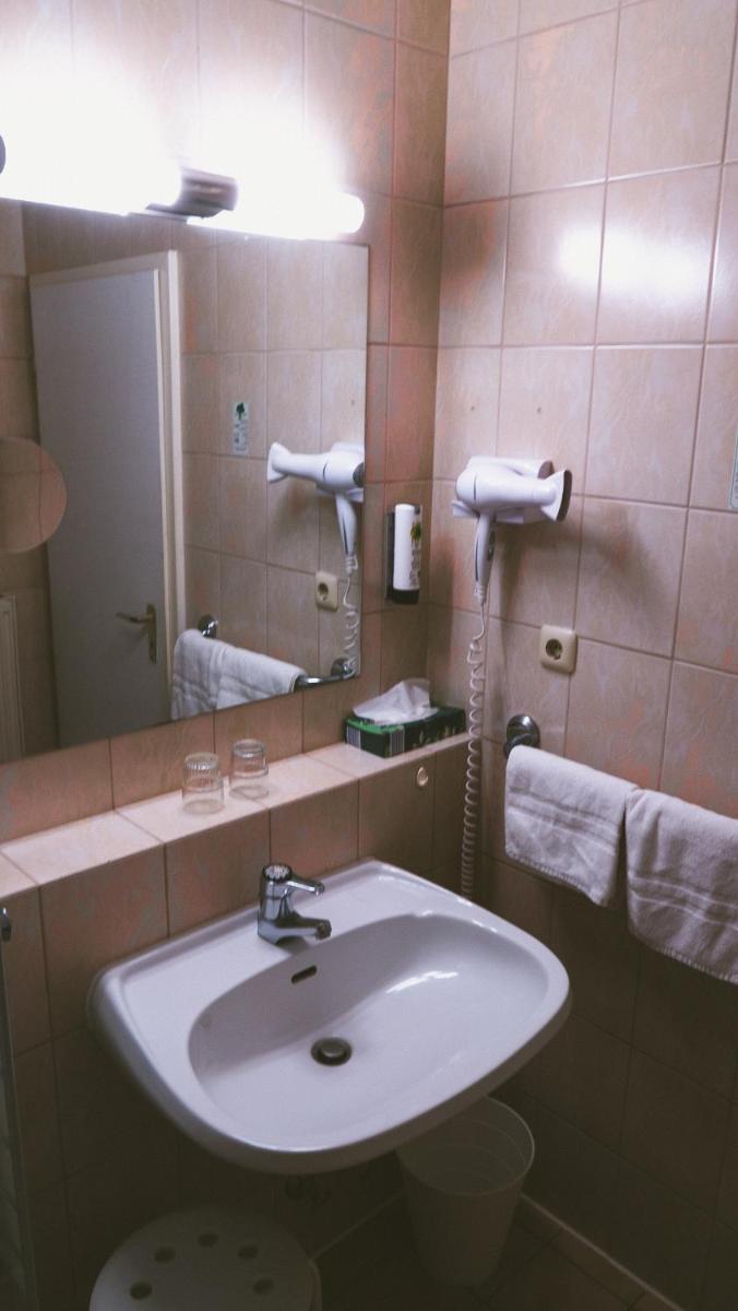 Hotel Büchner Garni - Housity