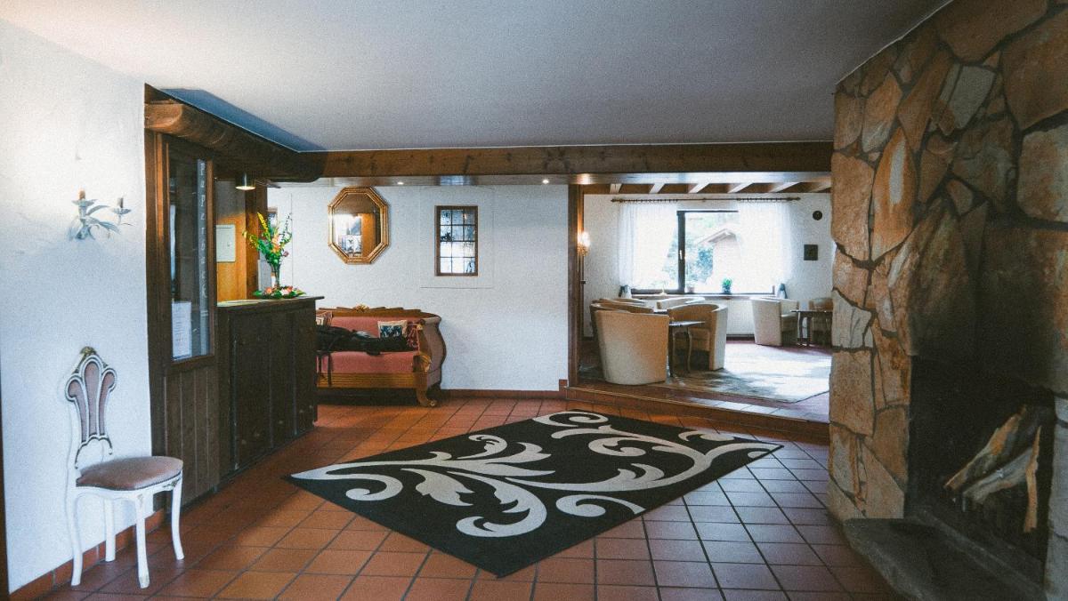 Hotel Büchner Garni - Housity