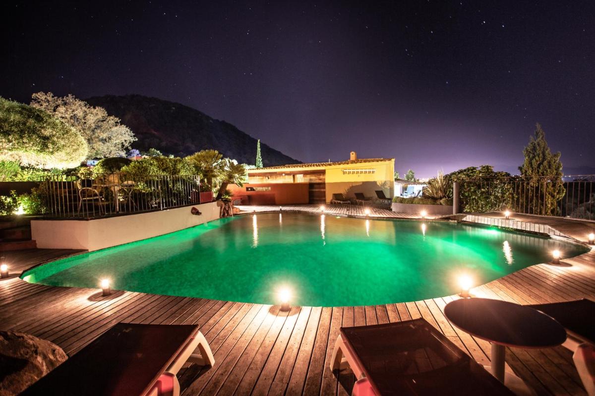 Piscine de l'établissement Le Roc E Fiori Hotel - Teritoria ou située à proximité