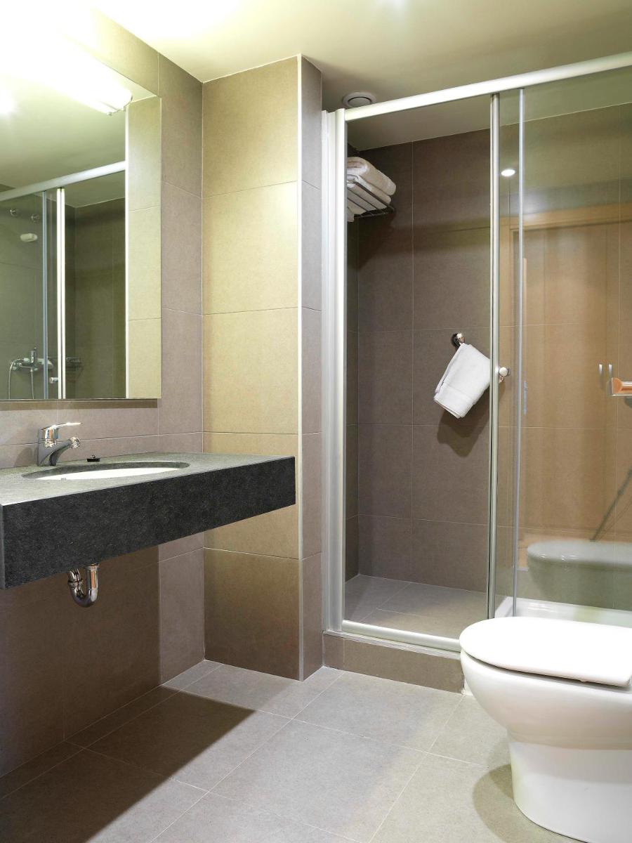 Hotel Txarriduna - Housity